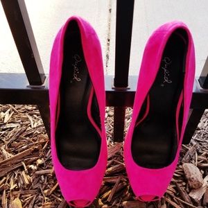 Fuchsia Suede Keyhole Peep Toe Platform
